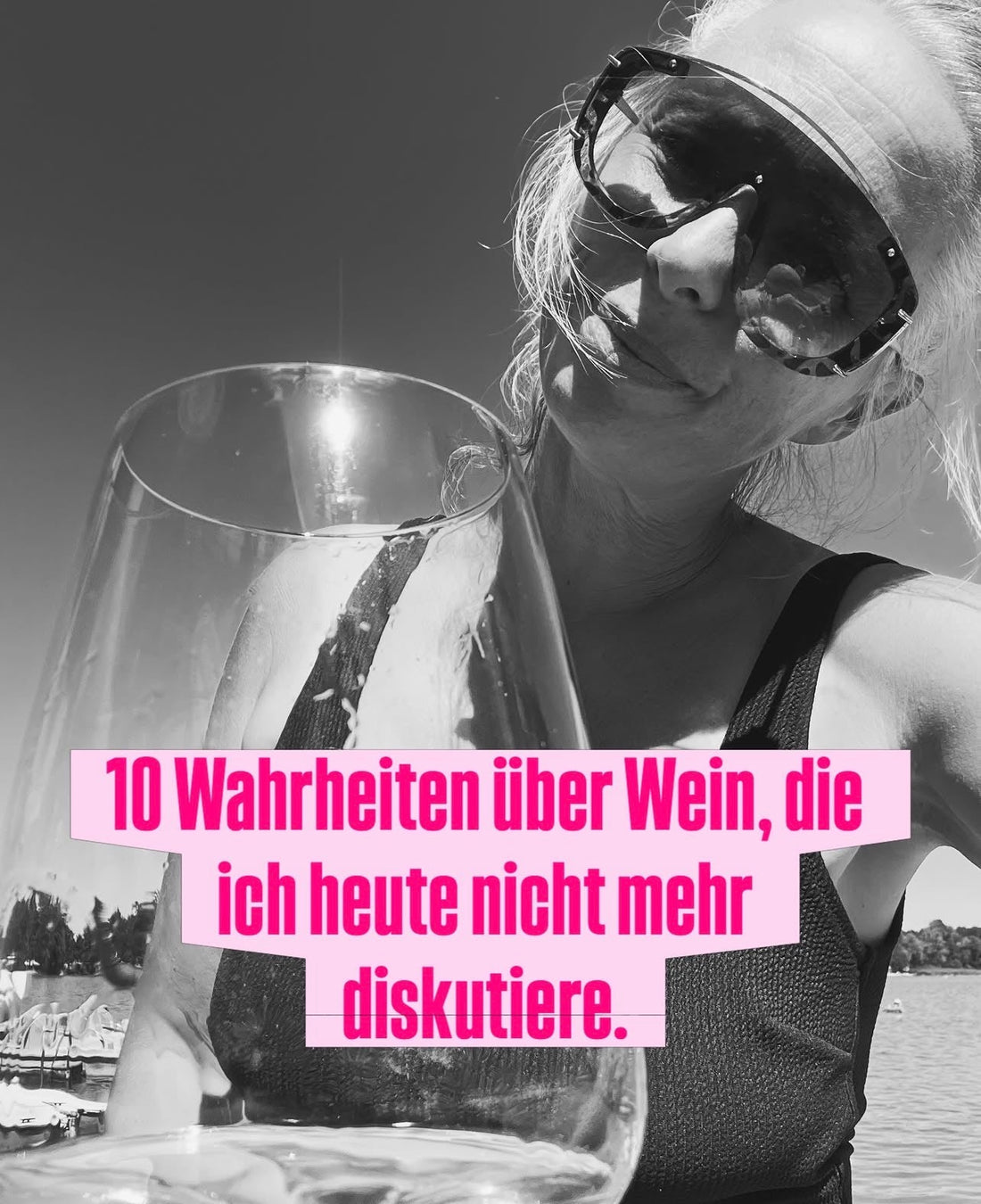 Christina Krebs vom Weinladen Bad Schönborn mit einem Glas Wein