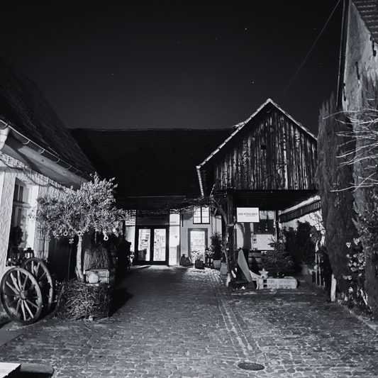 Gedeckter Tisch für einen 40. Geburtstag im Weinladen Bad Schönborn